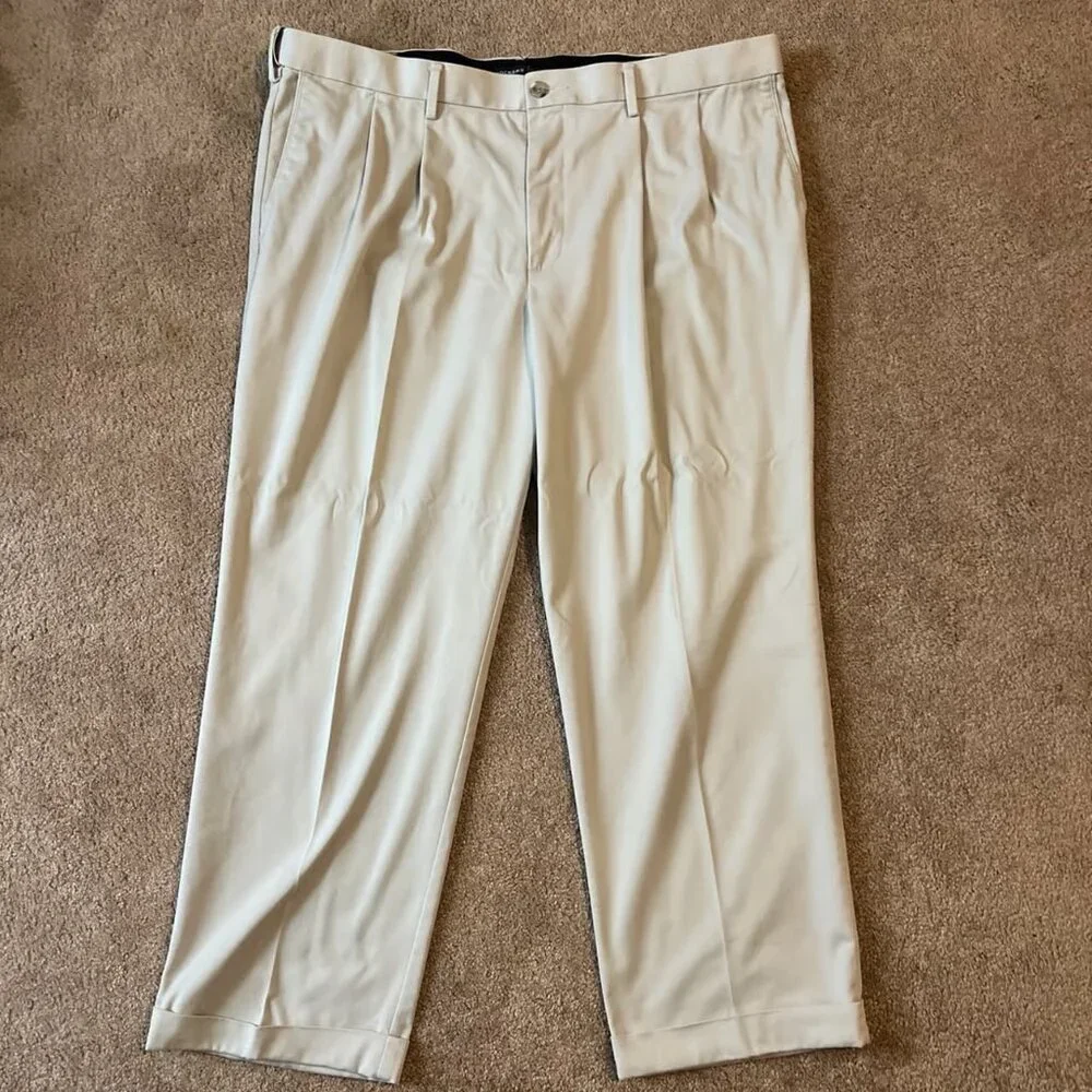 Dockers Men’s Relaxed‎ Fit Khaki Pants 42x30